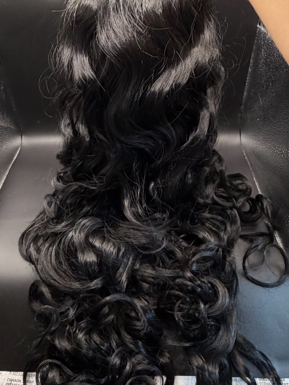 Black Wavy Women's Hair Wig- Natural Shine